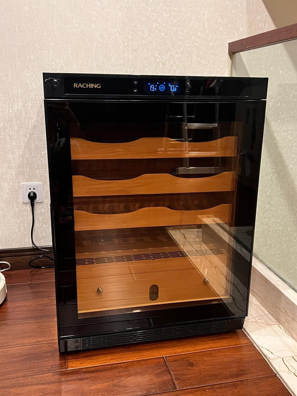 Raching C150A Brown Electric Cigar Humidor Hold 500ct Cigars Capacity