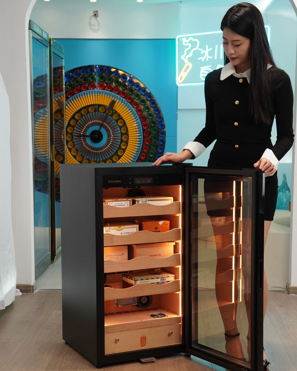 China Factory Offer Raching MA50 Black Electric Cigar Humidor Hold 600ct Cigars