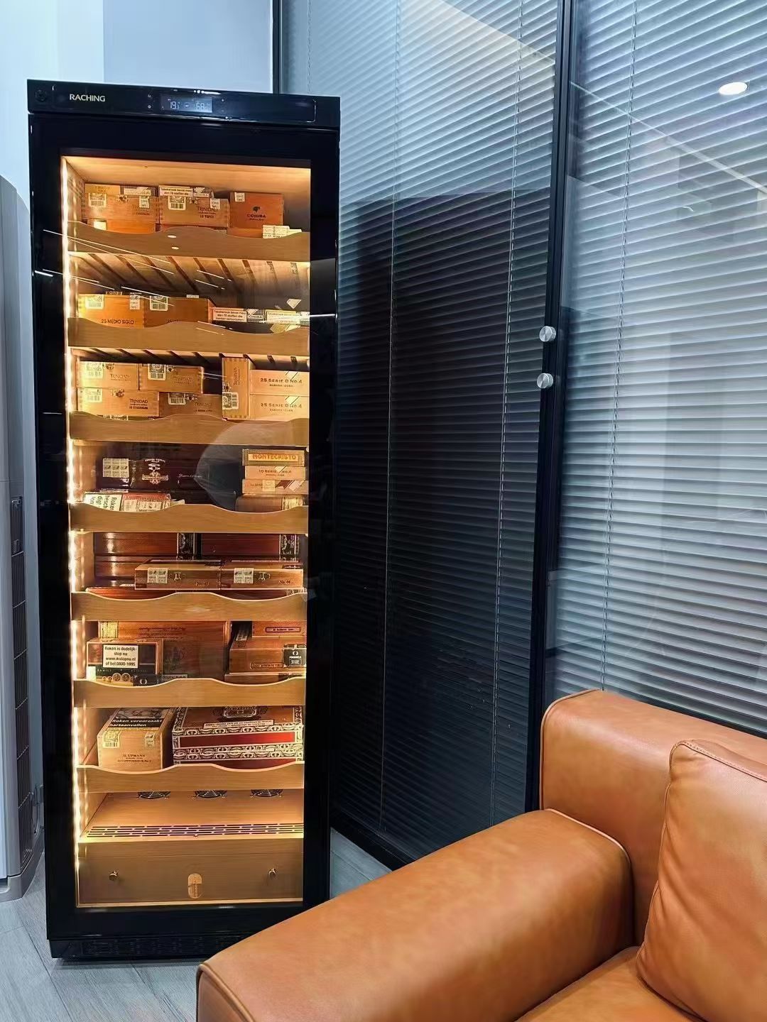 Factory Sale Raching C380A Brown Electric Cigar Humidor Hold 1800ct Cigars Capacity