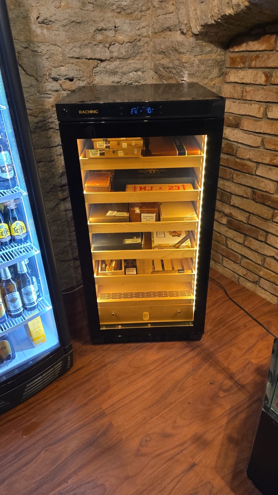 Factory Offer Raching C230A Black Electric Cigar Humidor Hold 1200ct Cigars Capacity for Cigar Aging Storage